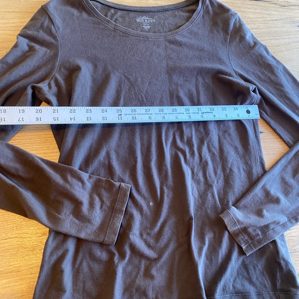 Old Navy Brown ‎ Fitted Long Sleeve T-Shirt women’s small Preloved - Picture 7 of 9